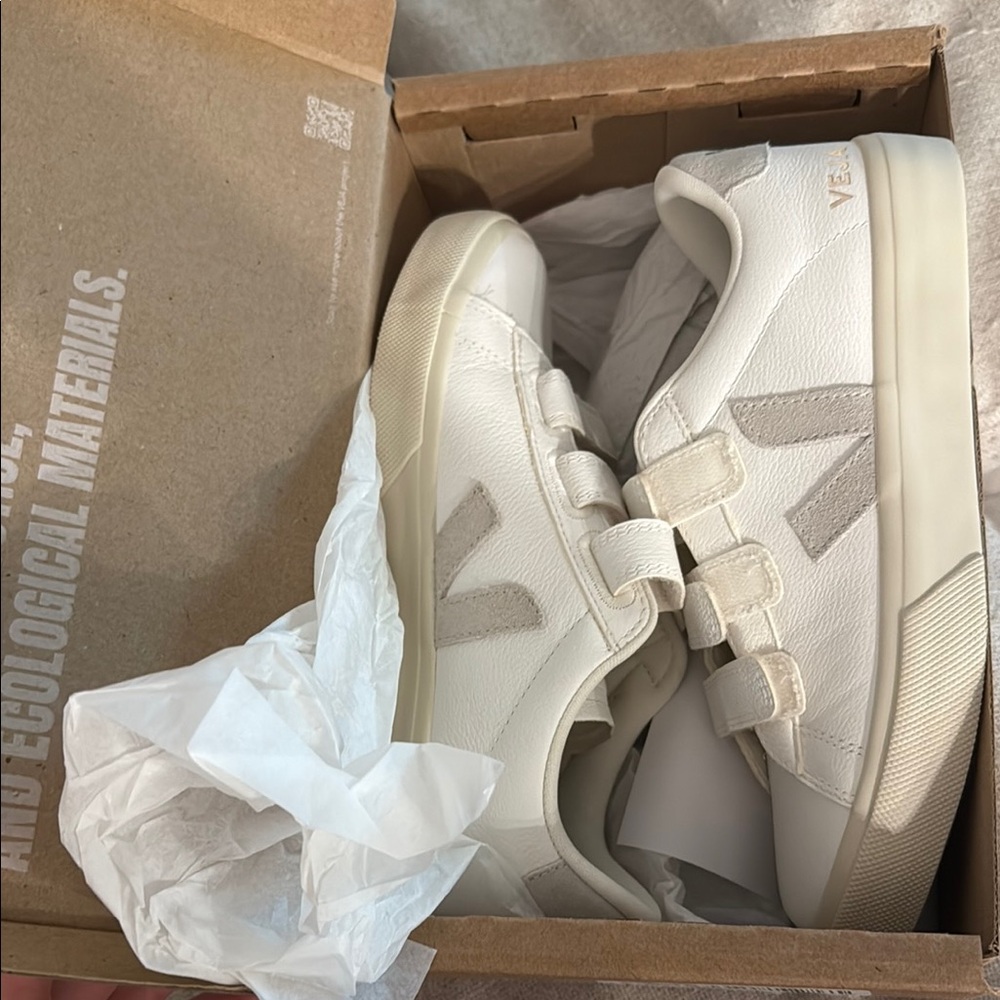 Veja Cream and White Eco-Friendly Sneakers